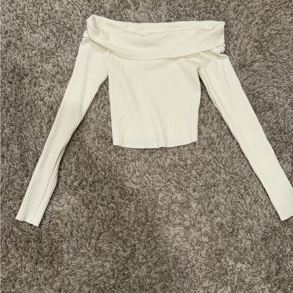White off-the-shoulder long sleeve top XS